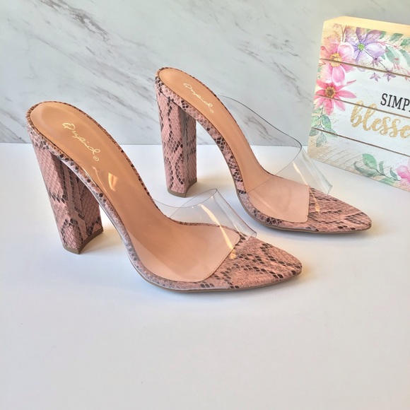 ✨2 Sizes left ✨ Clear Strap Block Heel - Picture 3 of 8